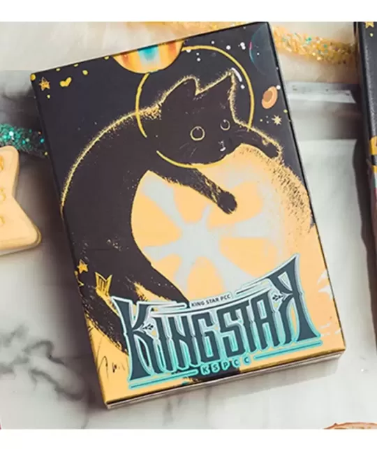 Space Cat V2 Playing Cards by King Star – Cărți de joc premium | Emagie.ro