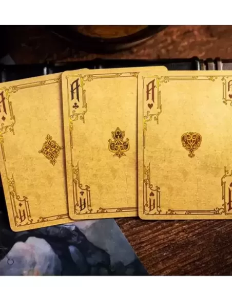 Frazetta Art Museum x Kings Wild Painting Ed – Cărți de joc premium | Emagie.ro