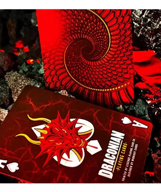 Draconian Crimson Playing Cards – Cărți de joc premium | Emagie.ro