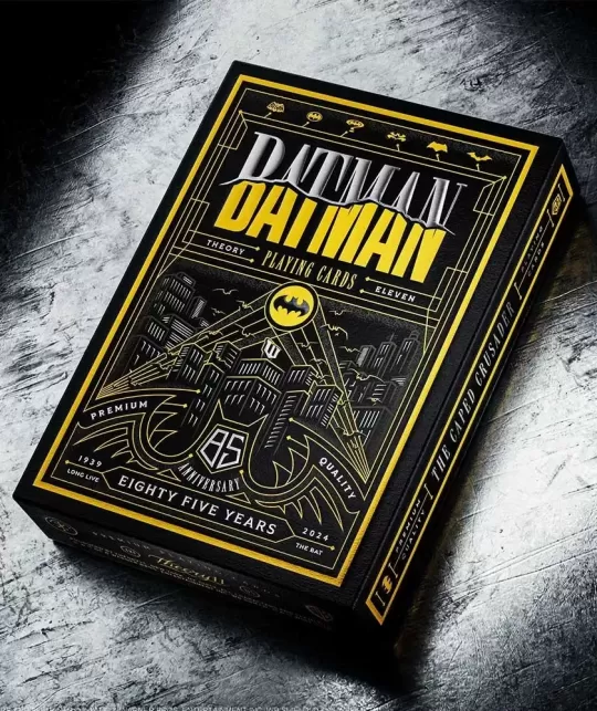 Batman 85th Anniversary Playing Cards by theory11 – Cărți de joc premium | Emagie.ro