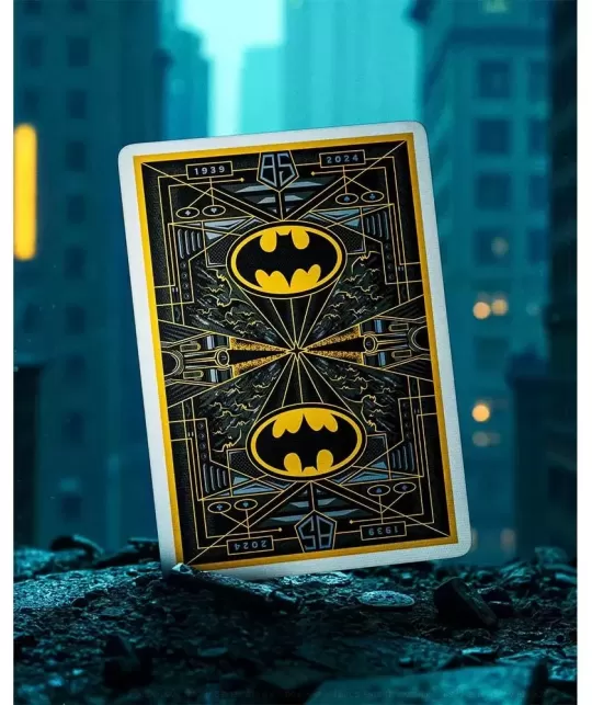 Batman 85th Anniversary Playing Cards by theory11 – Cărți de joc premium | Emagie.ro