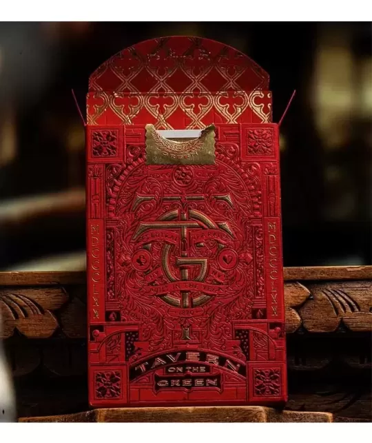 Tavern on the Green Red Edition by Theory11 – Cărți de joc premium | Emagie.ro