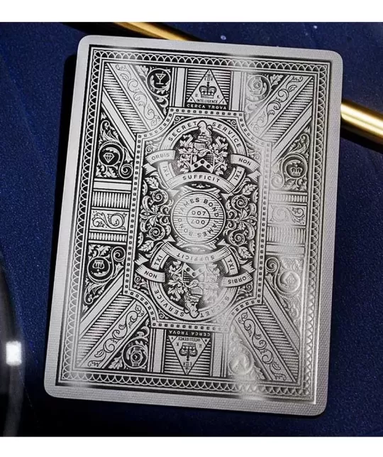 James Bond Silver Edition by theory11 – Cărți de joc premium | Emagie.ro