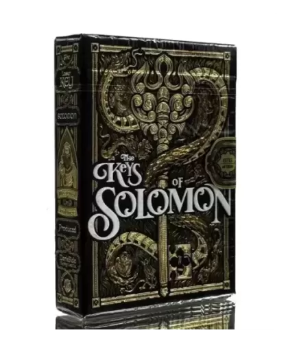 The Keys of Solomon Golden Grimoire – Cărți de joc premium | Emagie.ro