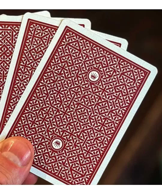 DMC Elites V6 Red Portcullis – Cărți de joc premium | Emagie.ro