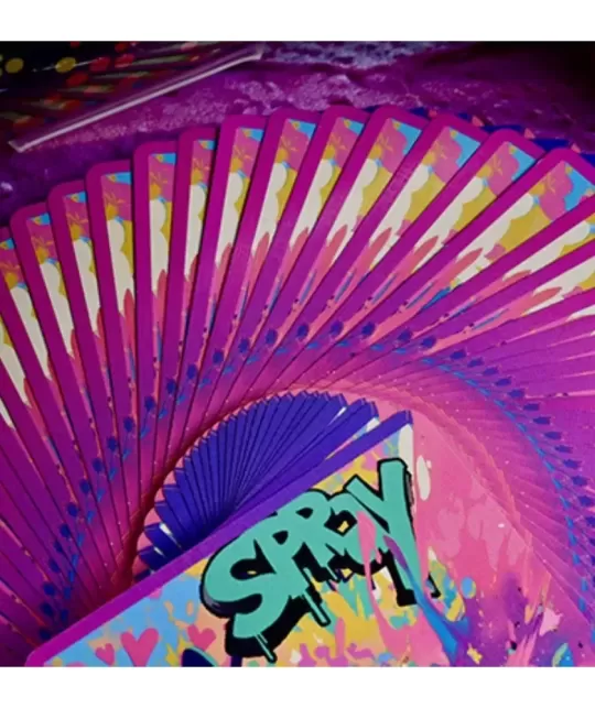 Shinjuku Spray Girls V2 – Cărți de joc premium | Emagie.ro