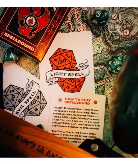 Bicycle Spellbound – Cărți de joc premium | Emagie.ro